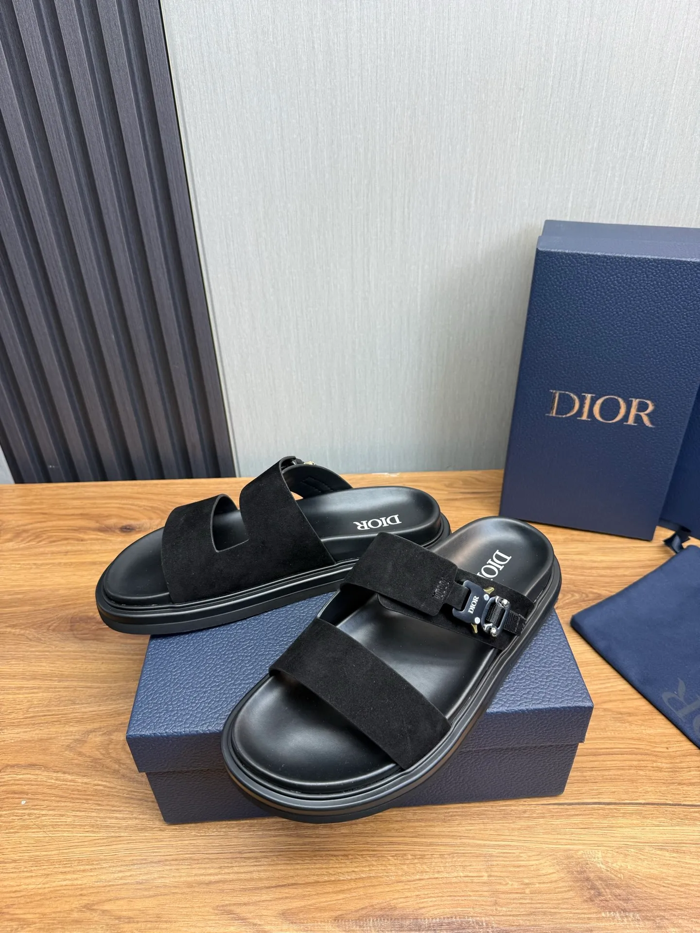 Men's shoes 300💰 Dior. Men's slippers🩴 Official website 1:1 production 38-45 size 45 46 🉑️Customized original material shipped✅